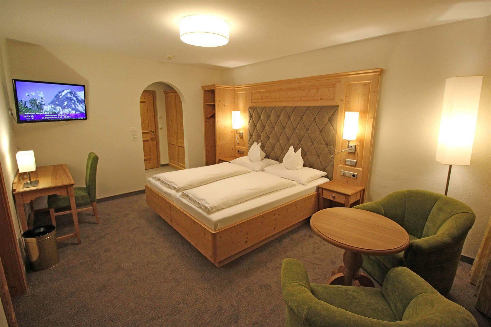 Hotel Pension Sonnleiten Тукс Екстериор снимка