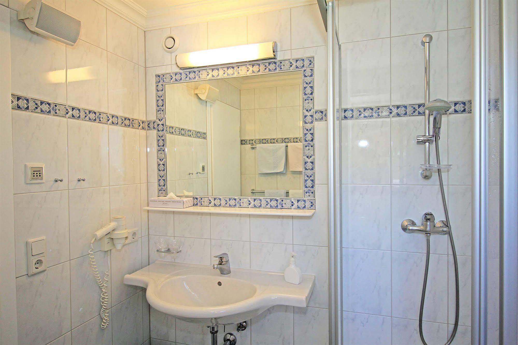 Hotel Pension Sonnleiten Тукс Екстериор снимка