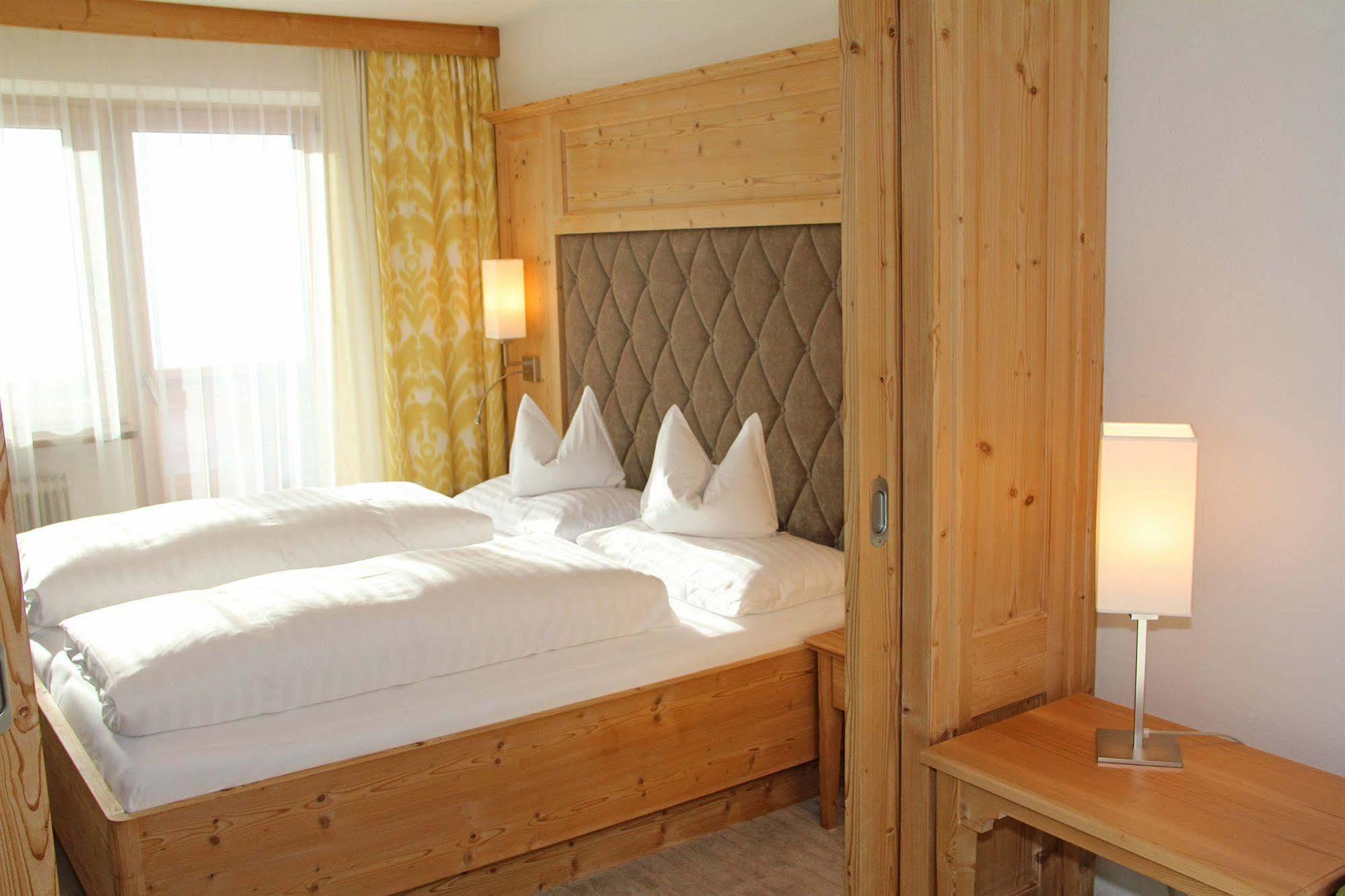 Hotel Pension Sonnleiten Тукс Екстериор снимка